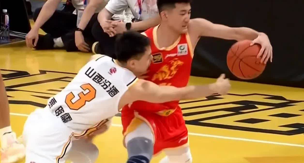 包含江苏男篮将与天津队交锋，谁能笑到最后？的词条